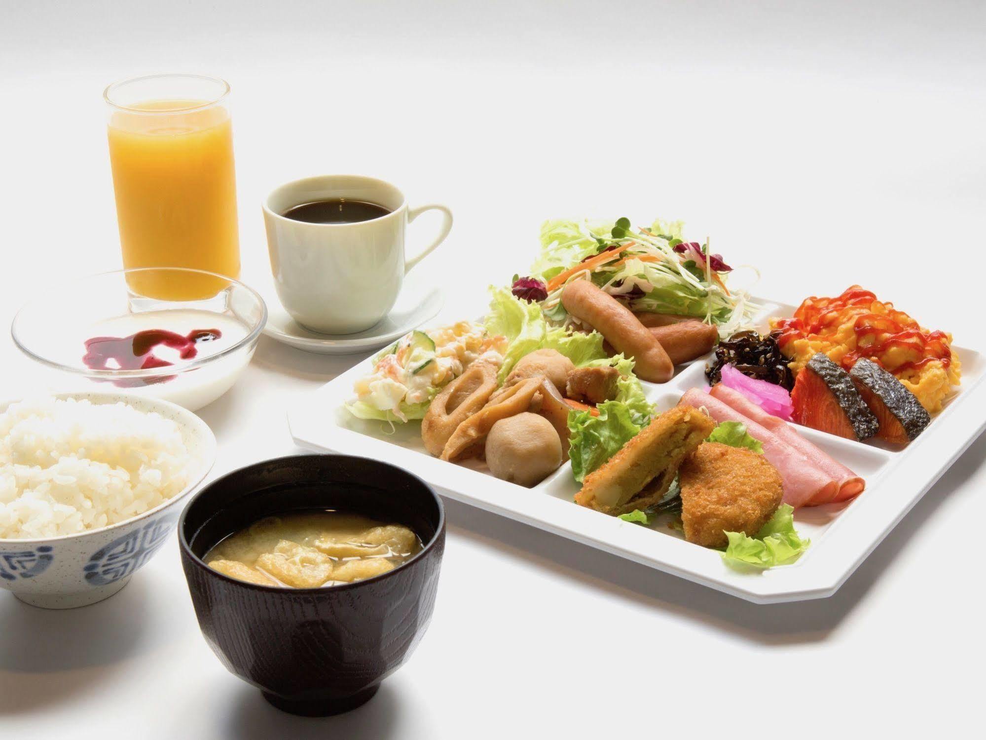 Smile Hotel Atsugi Bagian luar foto