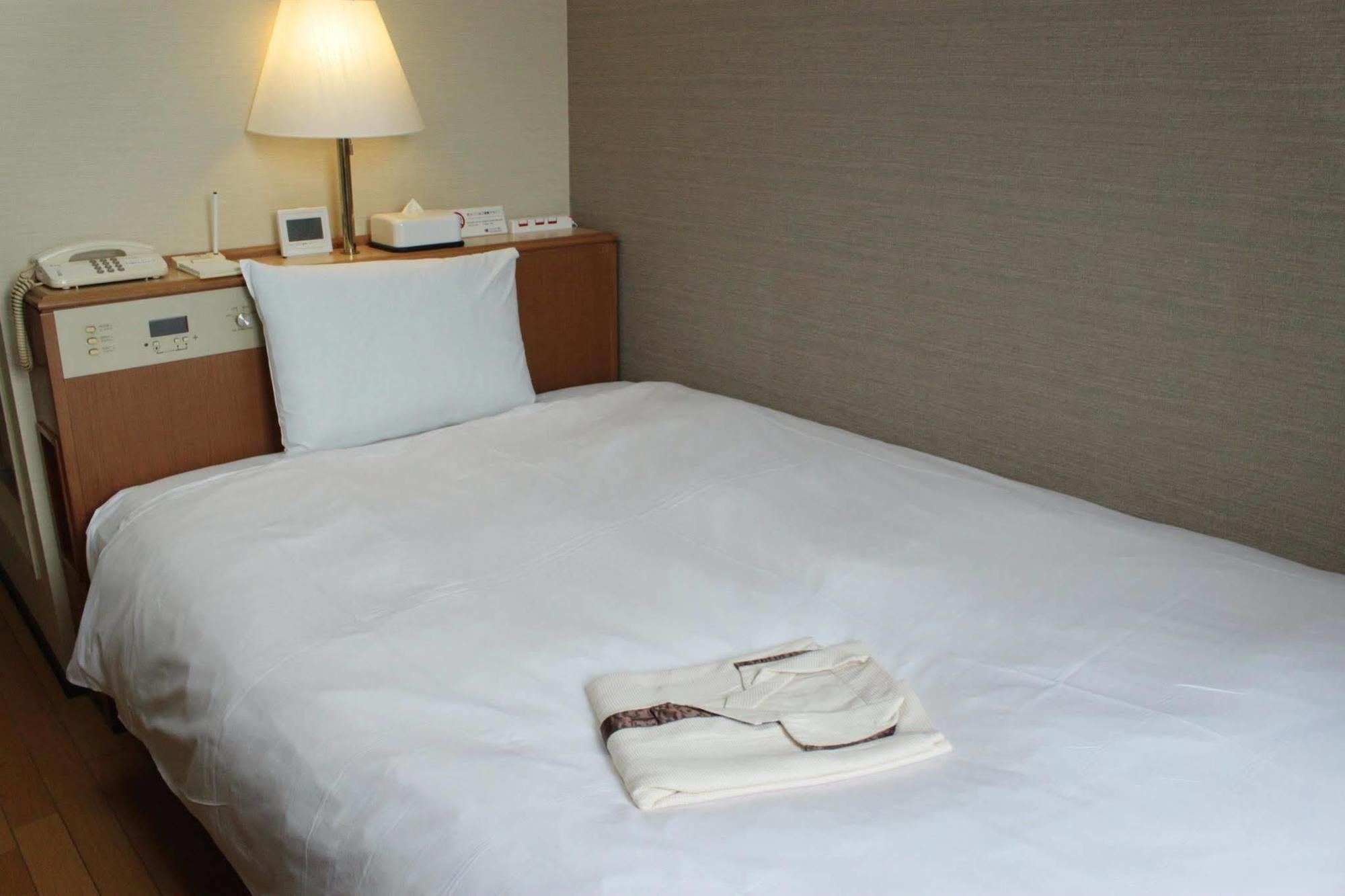 Smile Hotel Atsugi Bagian luar foto