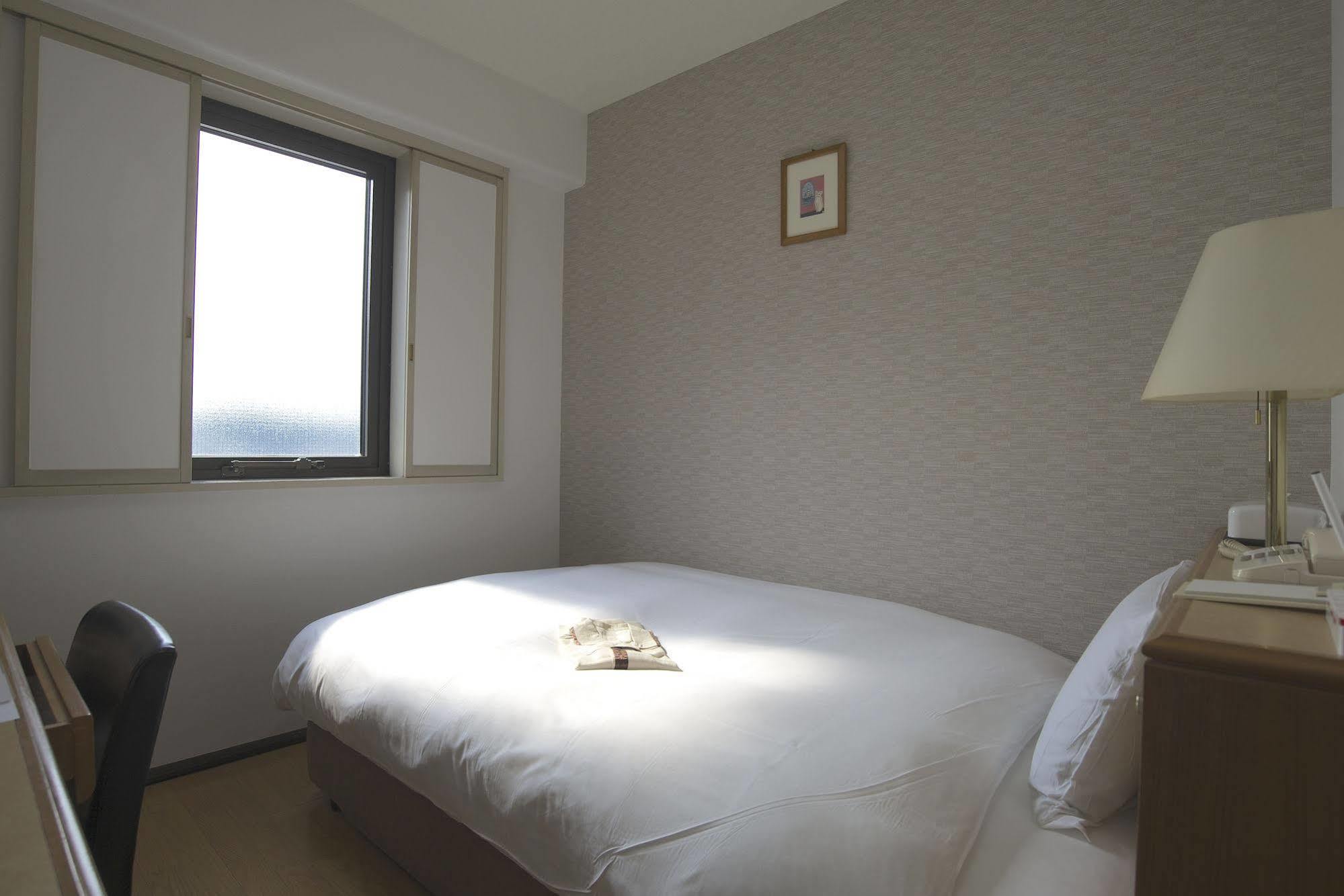 Smile Hotel Atsugi Bagian luar foto