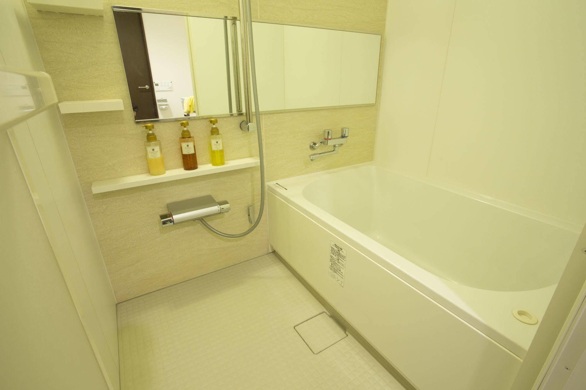 Smile Hotel Atsugi Bagian luar foto