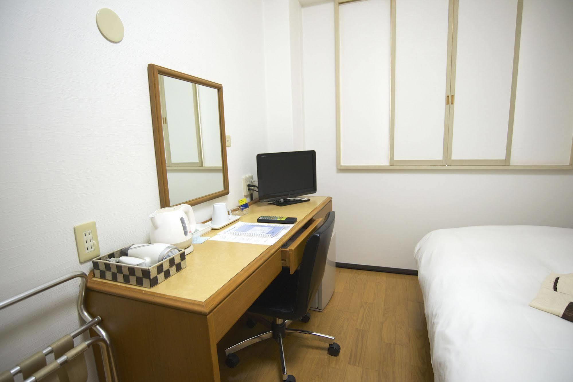 Smile Hotel Atsugi Bagian luar foto