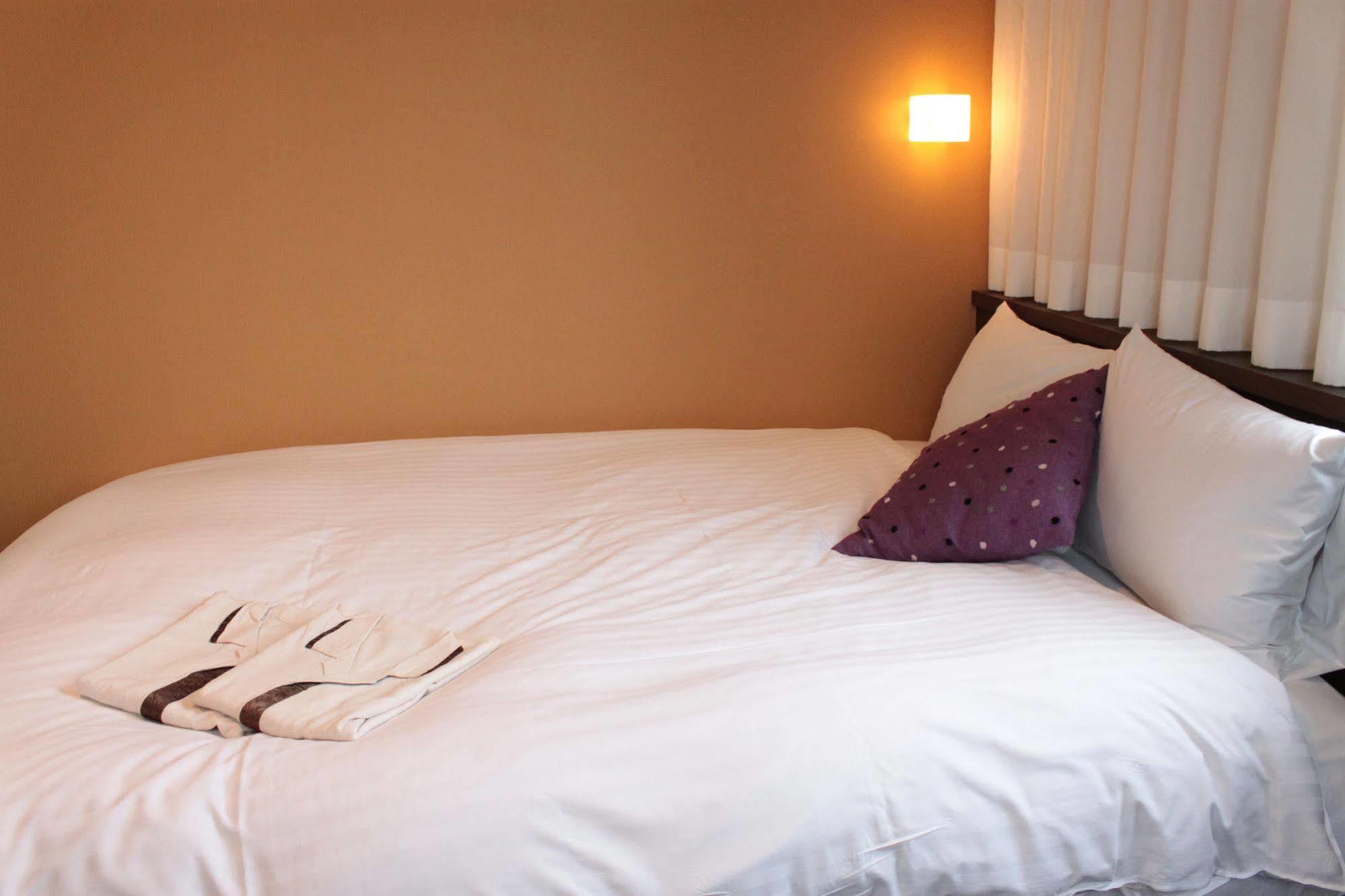 Smile Hotel Atsugi Bagian luar foto