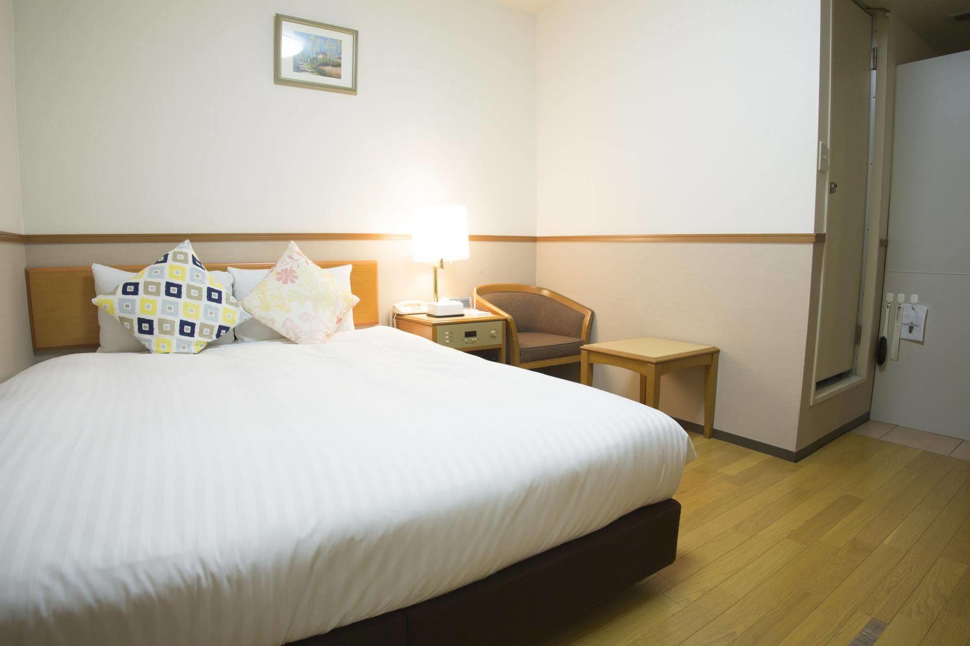 Smile Hotel Atsugi Bagian luar foto